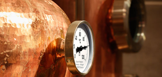 Brennerei Detailansicht Thermometer